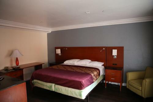 Motel Chateau Inn & Suites