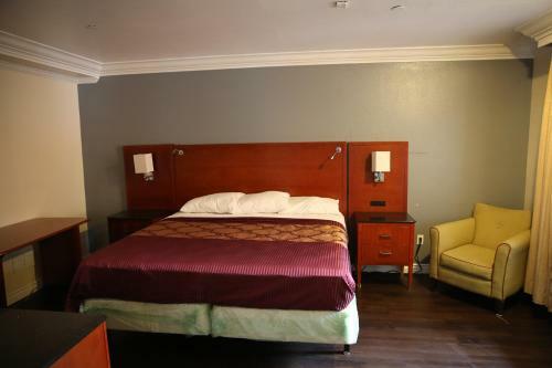 Motel Chateau Inn & Suites
