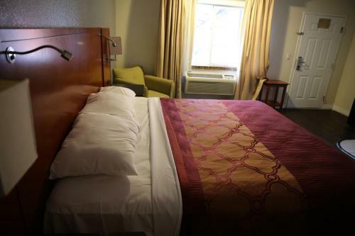 Motel Chateau Inn & Suites