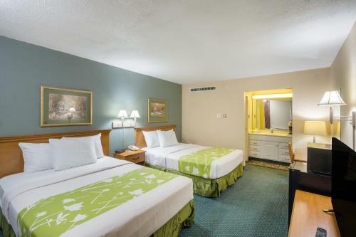 Hotel Rodeway Inn And Suites