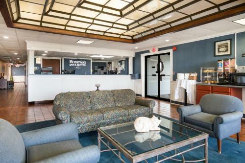 Hotel Rodeway Inn And Suites