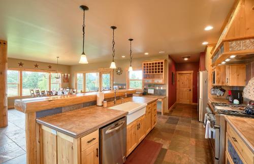 Roosters Coop