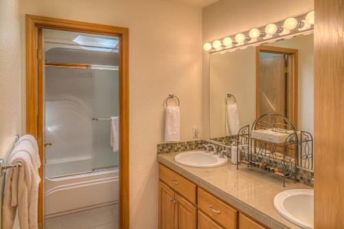 9 Hoodoo-ac-hot Tub-5br/3ba
