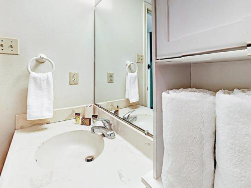 Apartamento 5570 Gulf Blvd Condo Unit 201