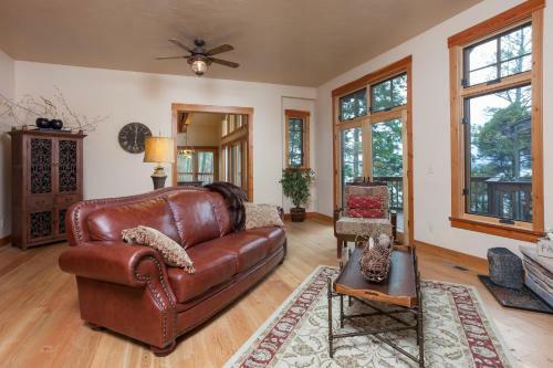 The Hilltop Lakefront Hideaway