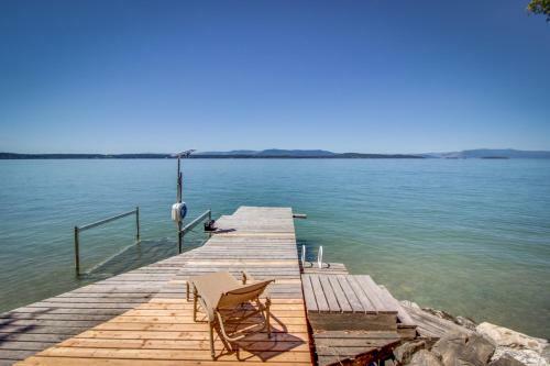 The Hilltop Lakefront Hideaway
