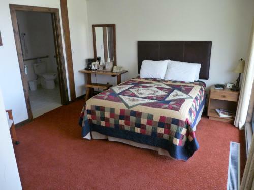 Hotel Riverbank Lodge