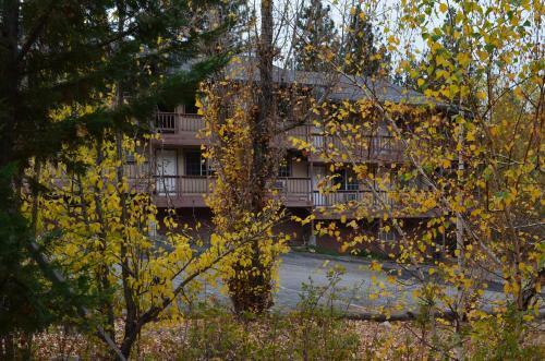 Deep Creek Motel