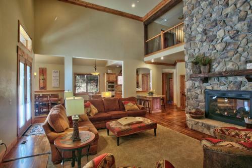 Boulder Ridge Home