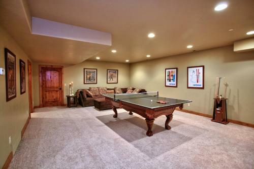 Boulder Ridge Home