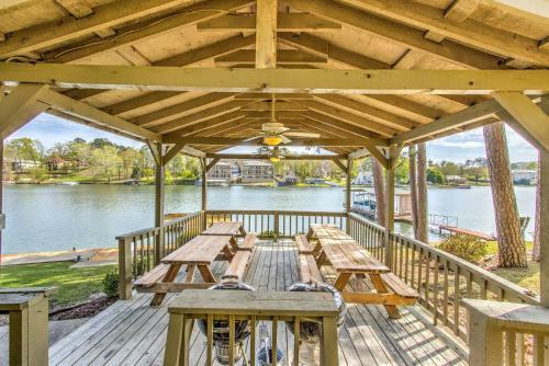 Posada Long Island Lake Resort