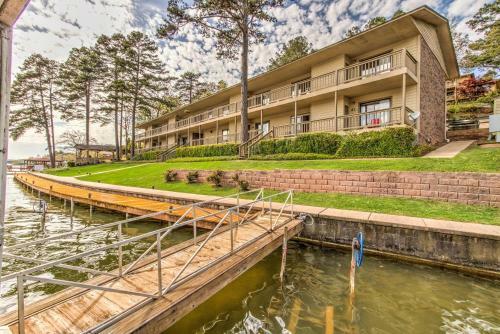 Posada Long Island Lake Resort