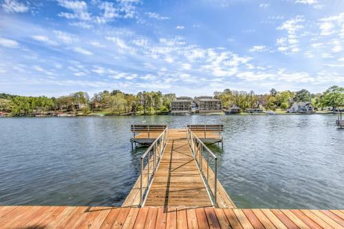 Posada Long Island Lake Resort