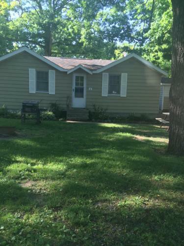 Shade Acres Campgound And Cottages