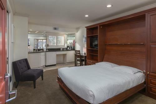 Hotel Saratoga Oaks Lodge