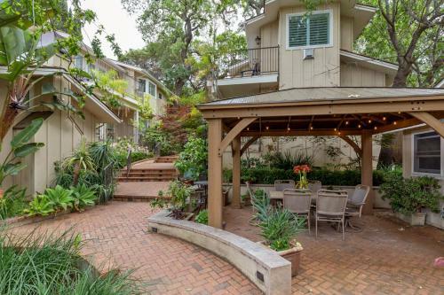 Hotel Saratoga Oaks Lodge