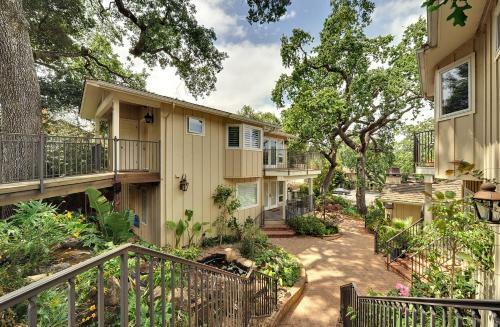 Hotel Saratoga Oaks Lodge