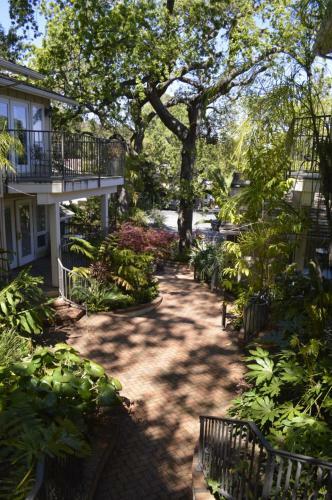 Hotel Saratoga Oaks Lodge