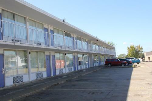 Motel Lonestar Inn And Suite