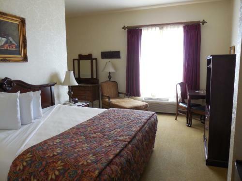 Hotel Silverland Inn & Suites