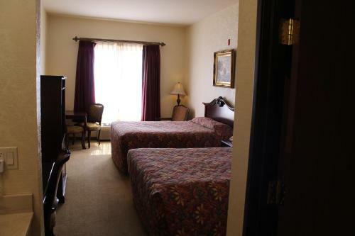 Hotel Silverland Inn & Suites
