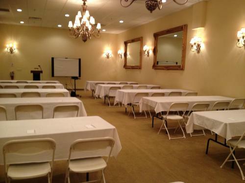 Hotel Silverland Inn & Suites