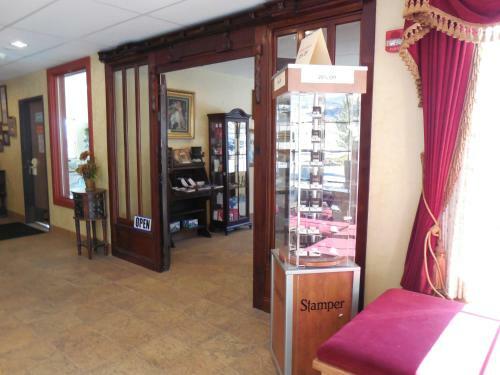 Hotel Silverland Inn & Suites