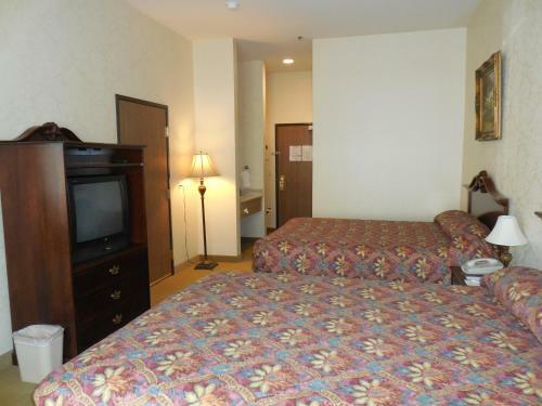 Hotel Silverland Inn & Suites