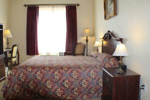 Hotel Silverland Inn & Suites