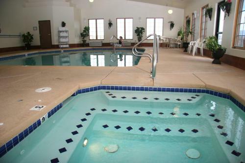 Hotel Silverland Inn & Suites