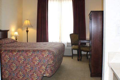 Hotel Silverland Inn & Suites