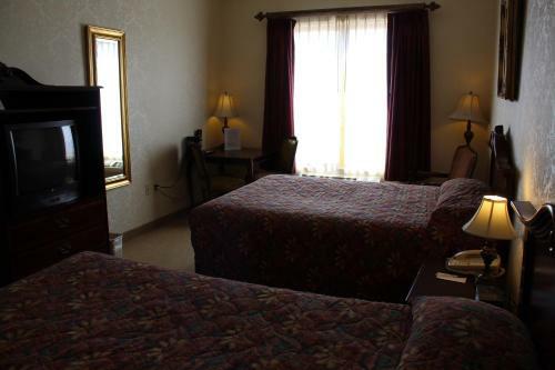 Hotel Silverland Inn & Suites