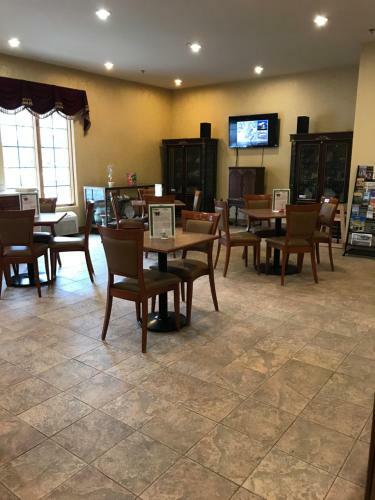 Hotel Silverland Inn & Suites