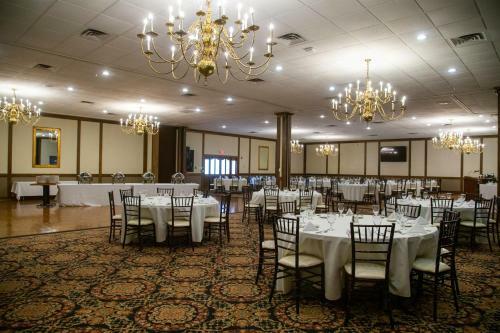 Hotel The Stables Inn & Suites