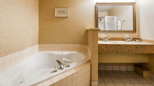 Hotel Best Western Plus Revere Inn & Suites