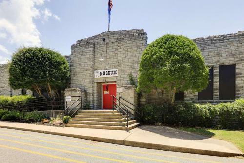 Hotel Super 8 By Wyndham Duncan