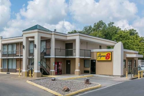 Hotel Super 8 By Wyndham Duncan