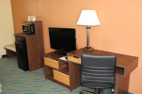 Hotel Super 8 By Wyndham Duncan