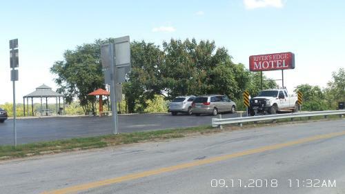 Hotel Rivers Edge Motel