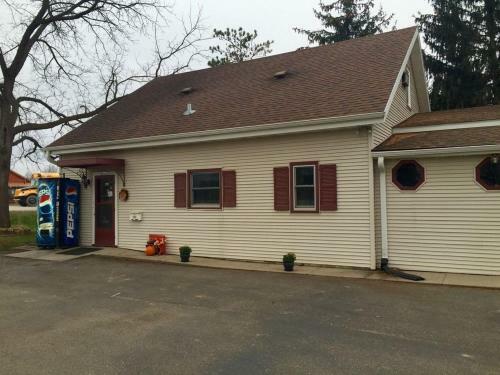 White Valley Motel