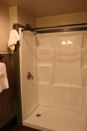 Hotel Lone Fir Resort
