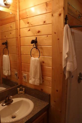 Hotel Lone Fir Resort