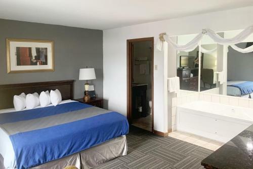 Hotel Lake St Louis