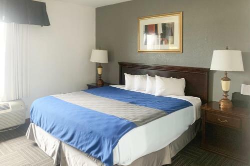 Hotel Lake St Louis
