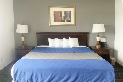 Hotel Lake St Louis