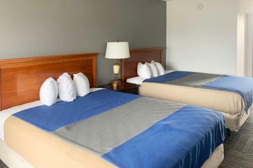 Hotel Lake St Louis