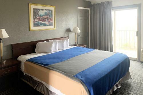Hotel Lake St Louis