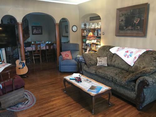 Maple Street Bed And Breakfast