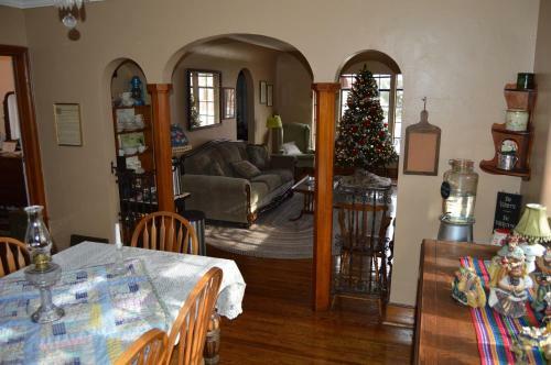 Maple Street Bed And Breakfast