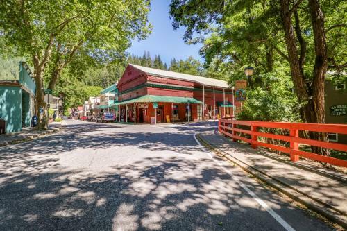 Sierra Bridge House